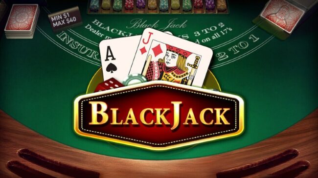 Kampanjegrafikk for blackjack og rulett med kort, et ruletthjul og et kasinobord.